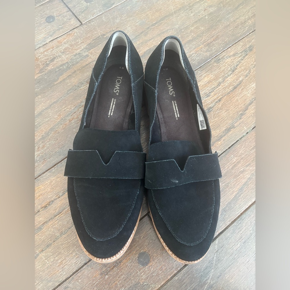 TOMS Women's Mallory Classic Black Suede Loafers Size 9 minimalist - Picture 1 of 6